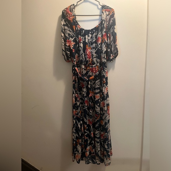 Luxology Women's V Neck Tiered Maxi Dress, Sz: M, Green - Picture 7 of 12